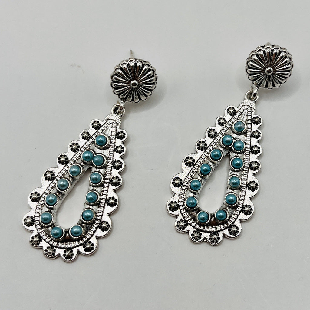 Zarte handwerkliche Ohrring