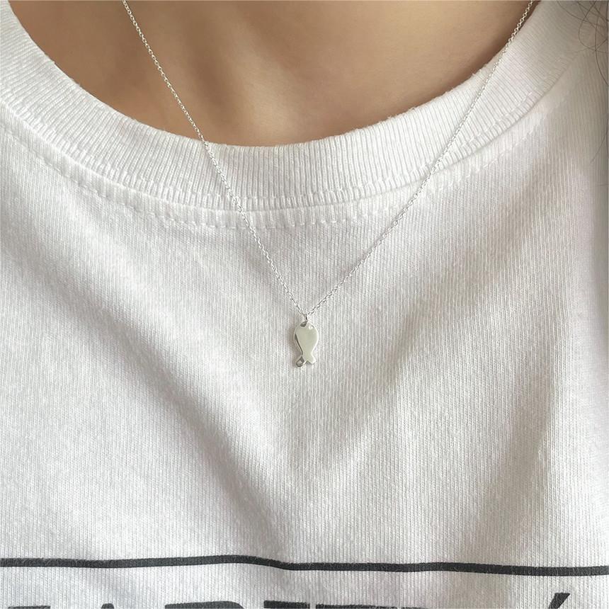 Zarte handwerkliche Halskette