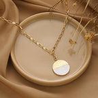 Schöne Halskette mit einzigartigem Stil