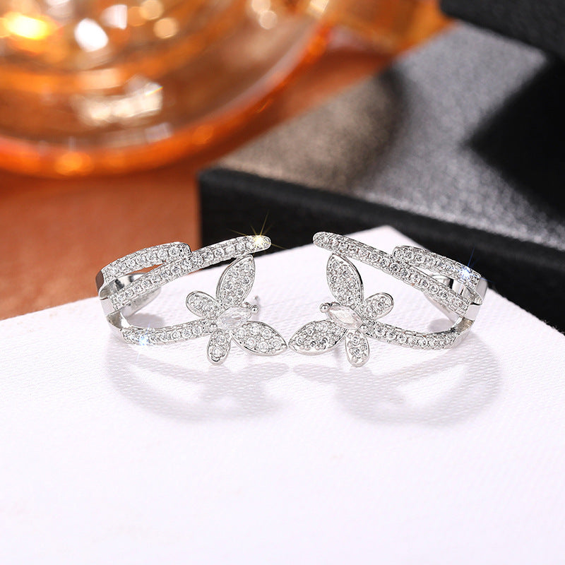 Atemberaubende Ohrring für den Alltag