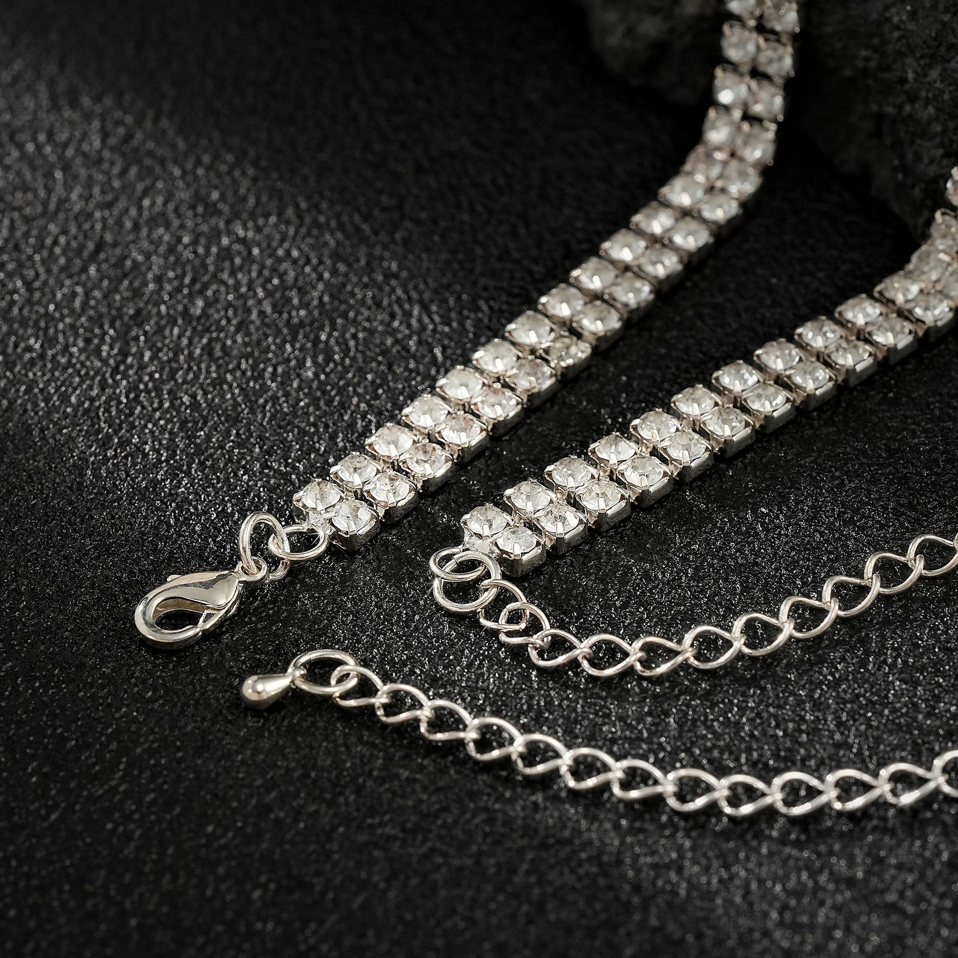 Zarte handwerkliche Halskette