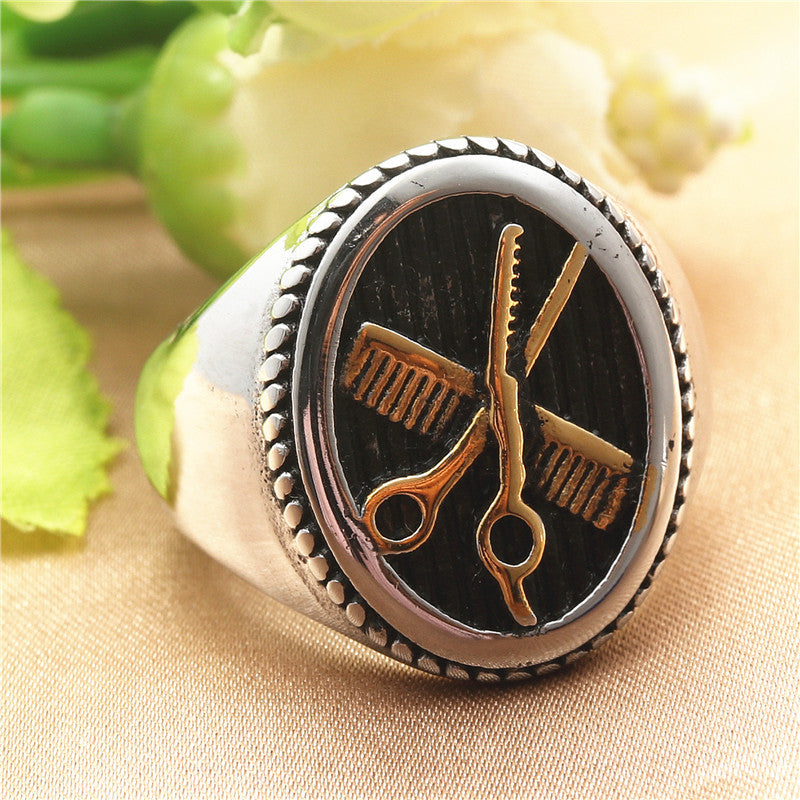 Zarte handwerkliche Ring