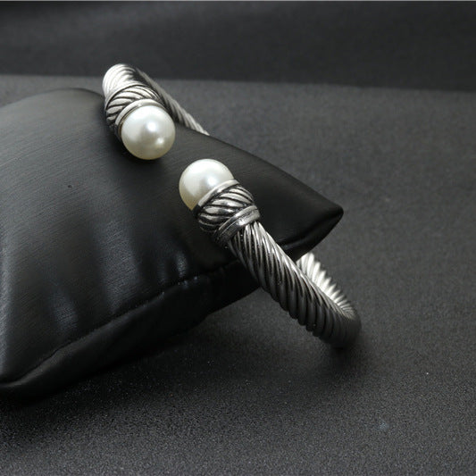 Schöne Armband mit einzigartigem Stil