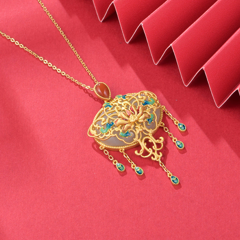 Schöne Halskette mit einzigartigem Stil