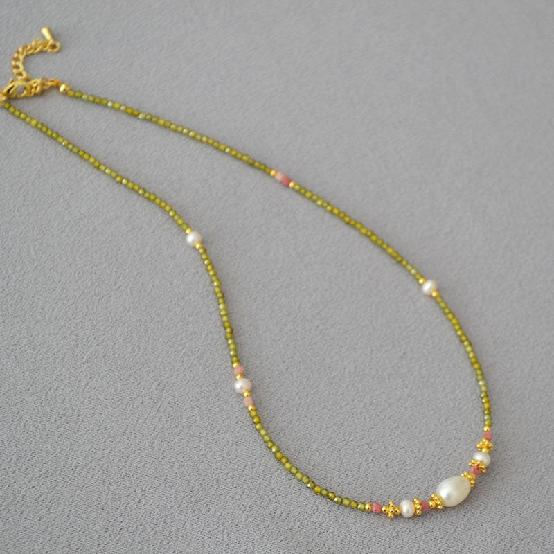 Zarte handwerkliche Perlen Halskette