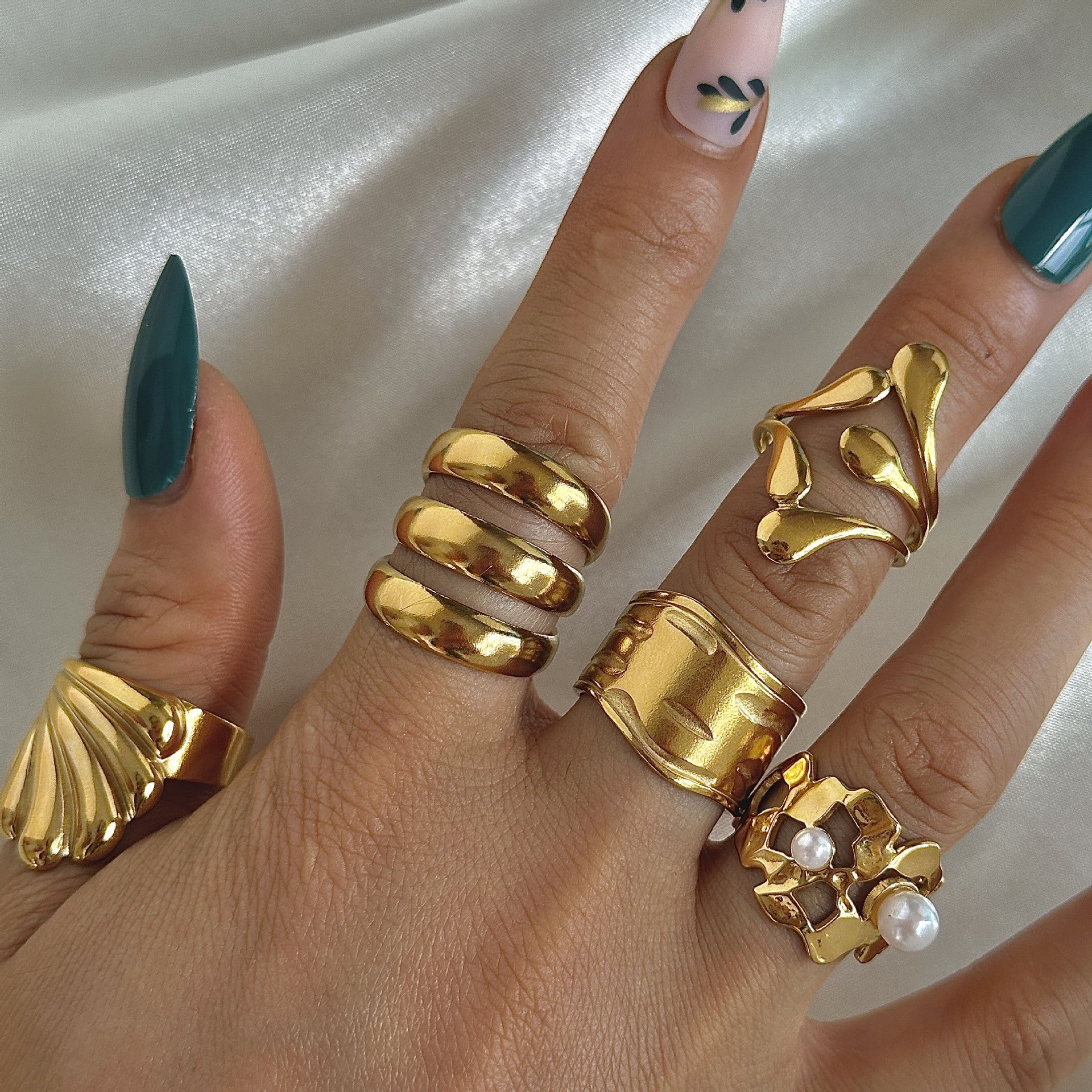 Zarte handwerkliche Gold Armband