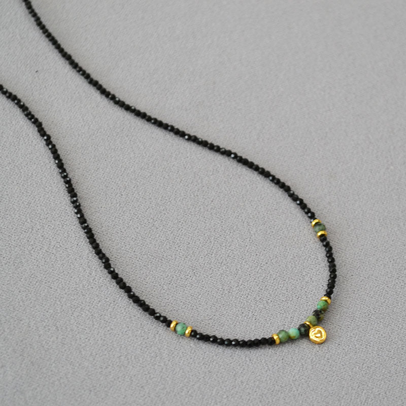 Zarte handwerkliche Halskette