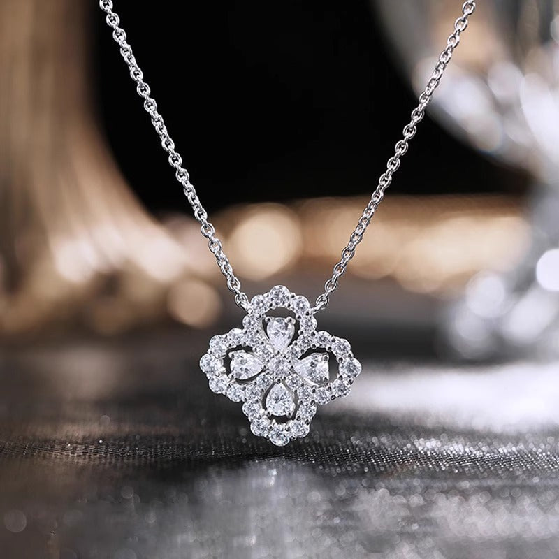 Zarte handwerkliche Halskette