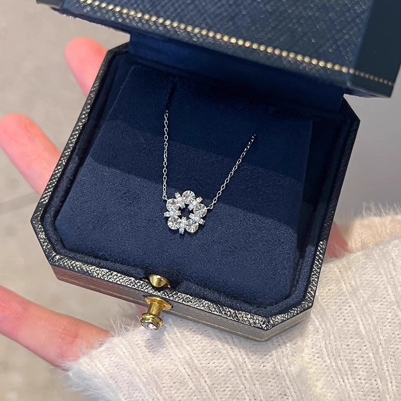 Zarte handwerkliche Halskette