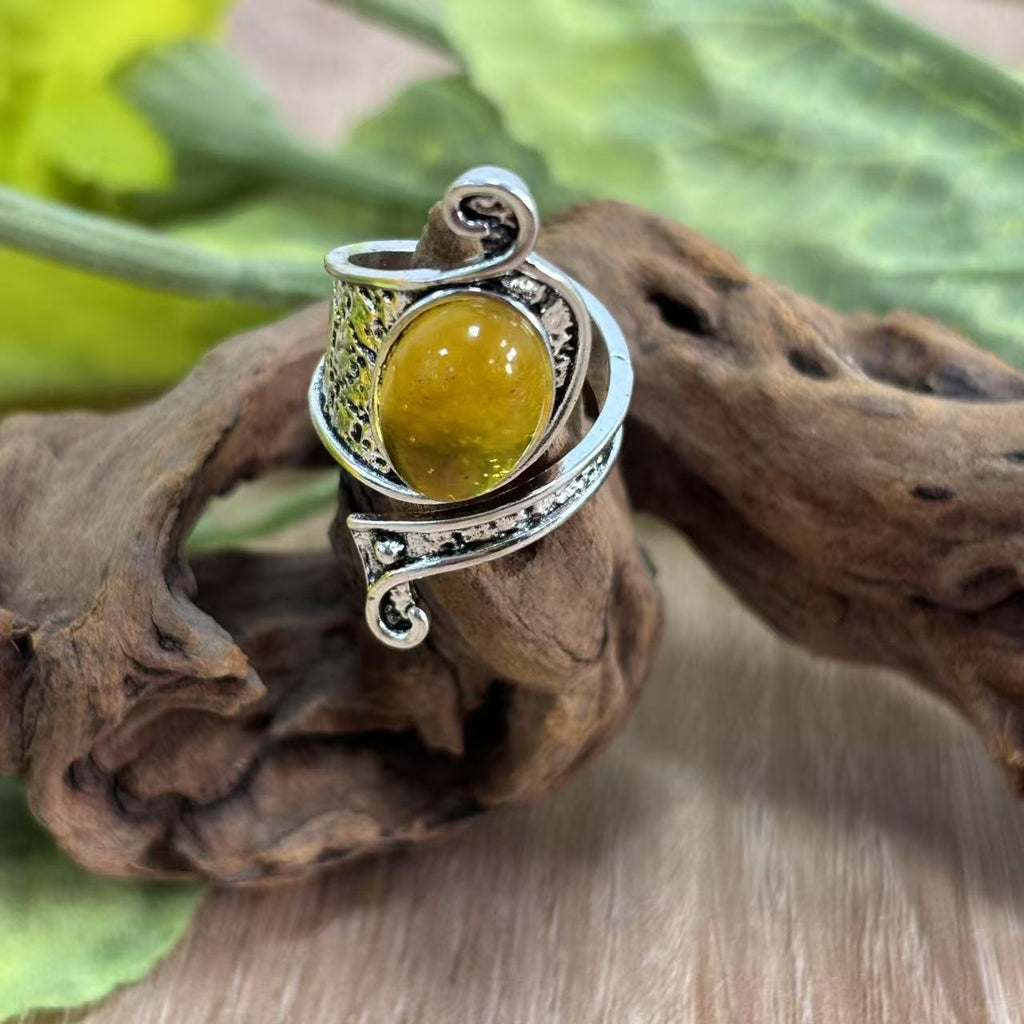 Zarte handwerkliche Ring