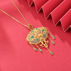 Schöne Halskette mit einzigartigem Stil