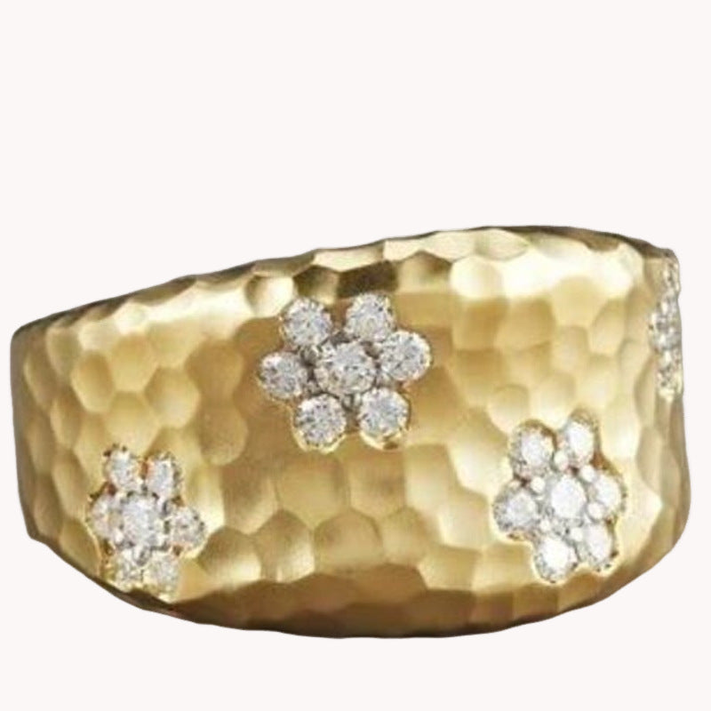 Schöne Armband mit einzigartigem Stil