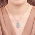 Schöne Halskette mit einzigartigem Stil