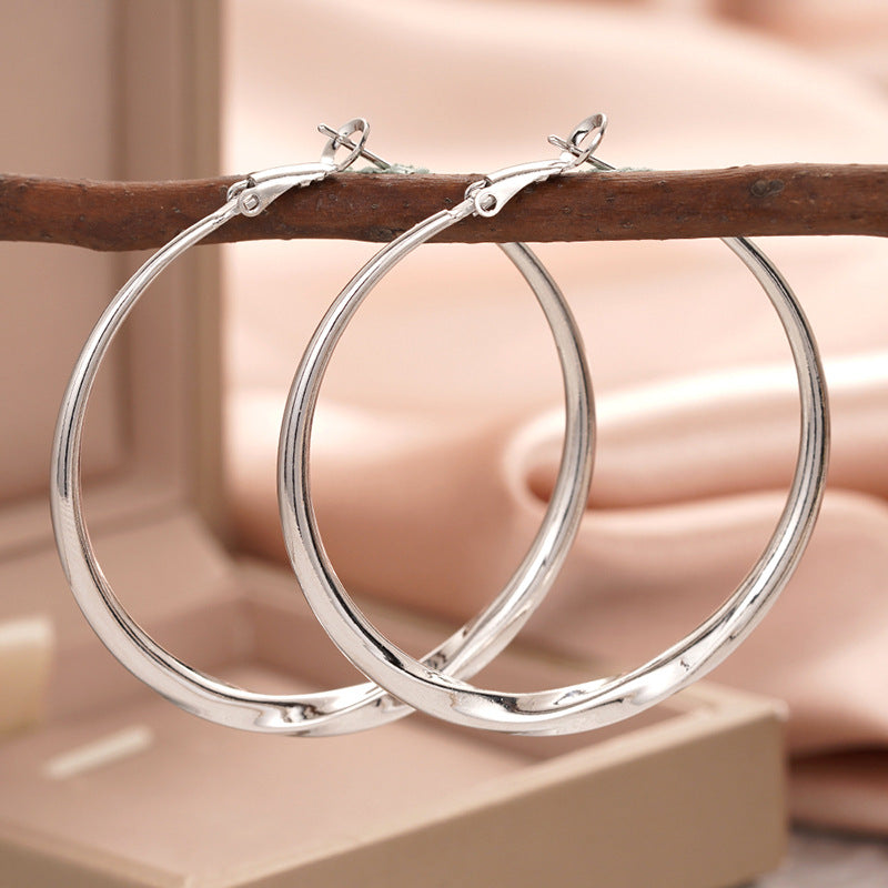 Atemberaubende Ohrring für den Alltag