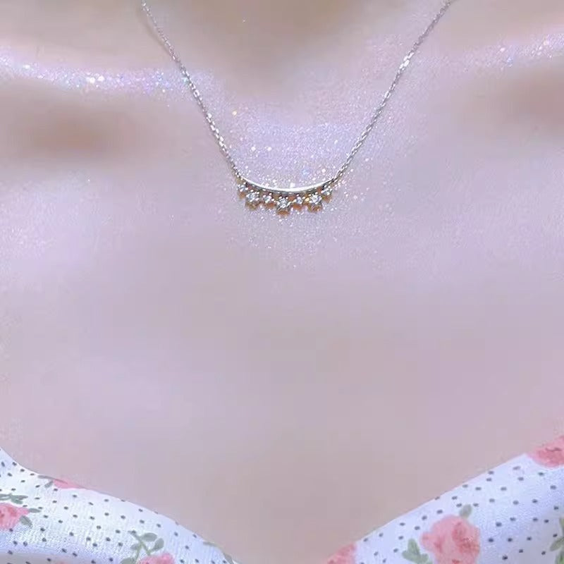 Zarte handwerkliche Halskette