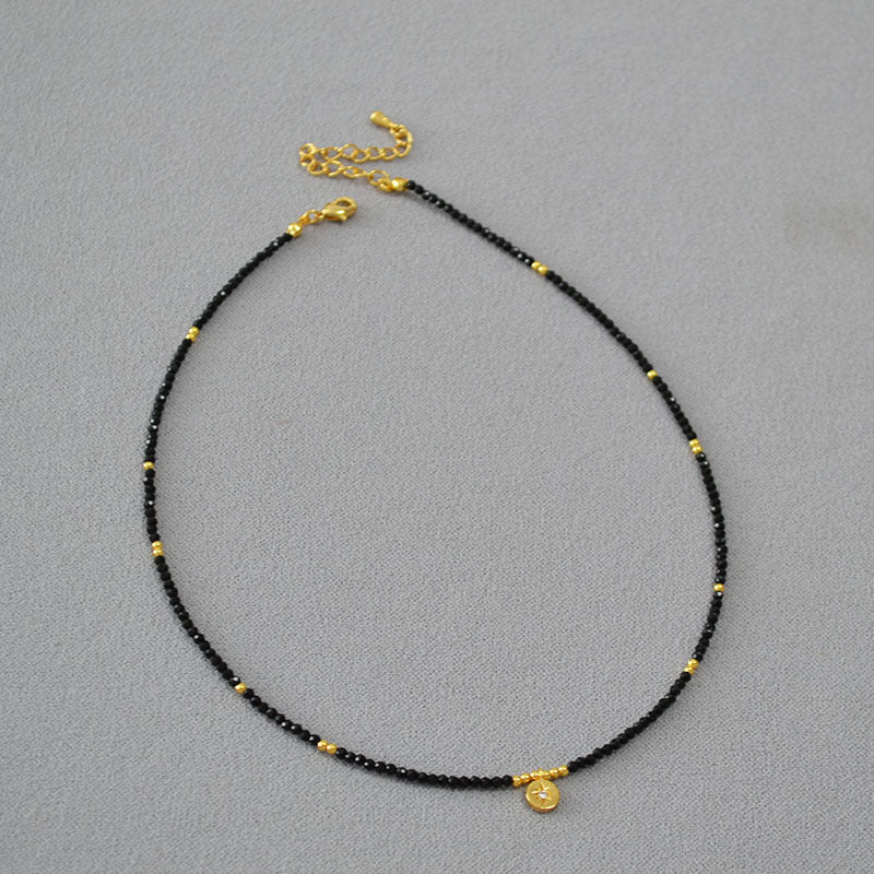 Zarte handwerkliche Halskette