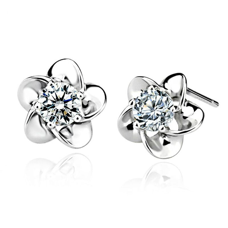 Zarte handwerkliche Ohrring