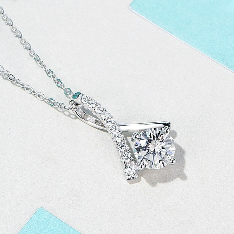 Schöne Halskette mit einzigartigem Stil