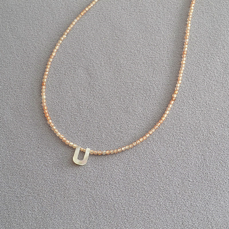 Schöne Halskette mit einzigartigem Stil