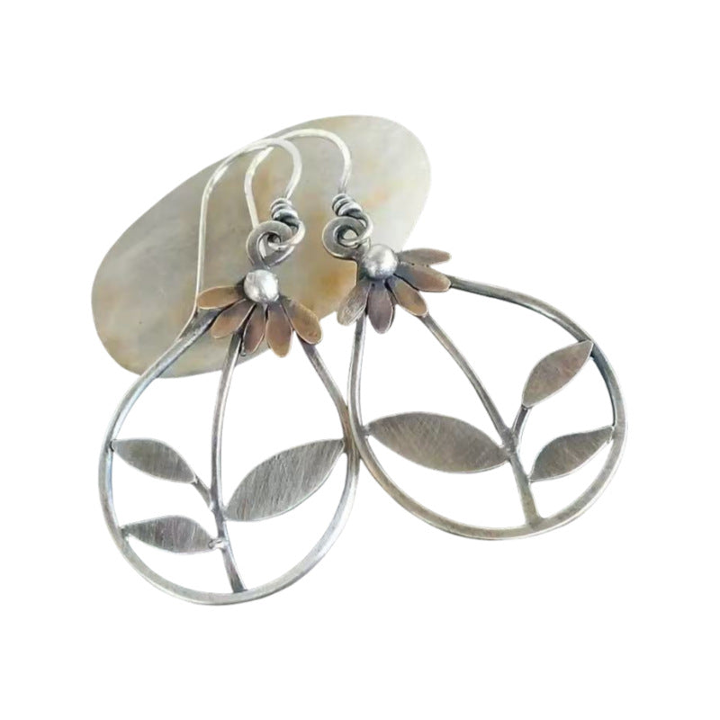 Zarte handwerkliche Ohrring