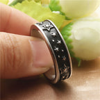 Zarte handwerkliche Ring