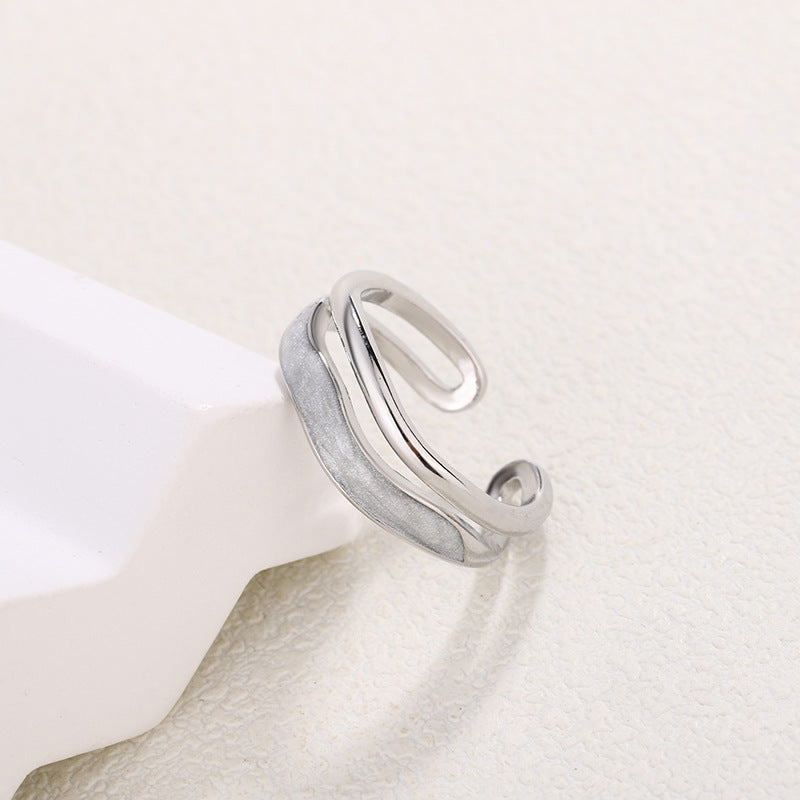 Zarte handwerkliche Ring