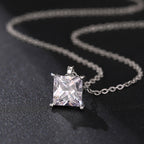 Schöne Halskette mit einzigartigem Stil