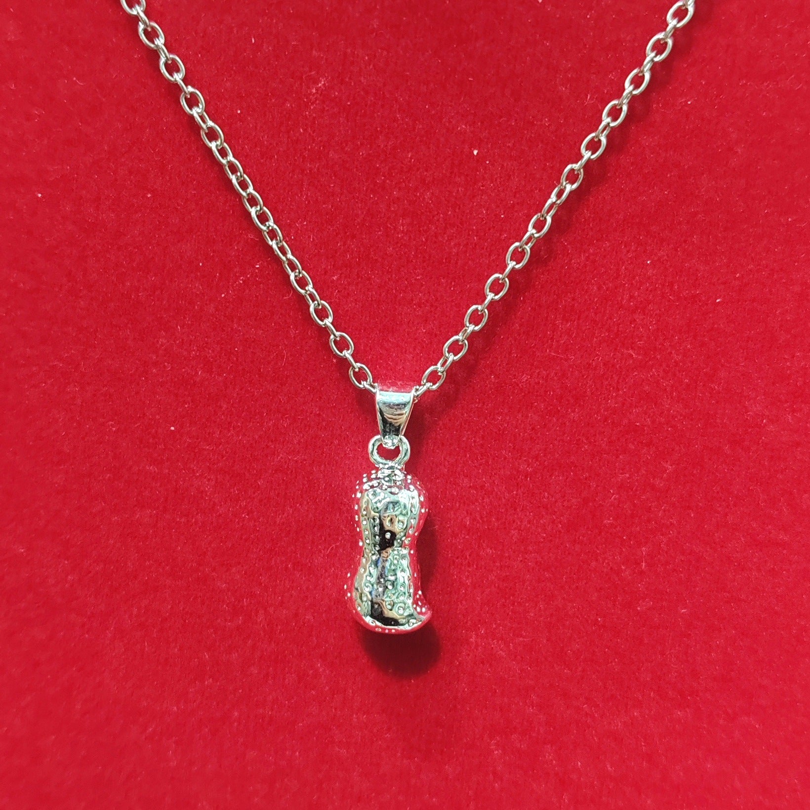 Schöne Halskette mit einzigartigem Stil