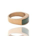 Zarte handwerkliche Ring