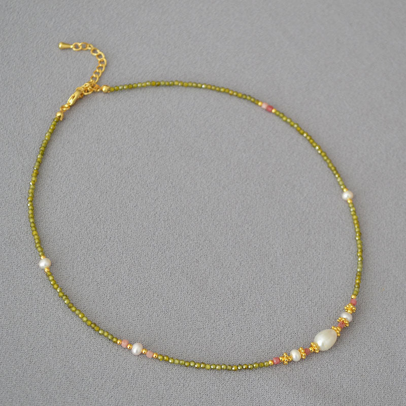 Zarte handwerkliche Perlen Halskette