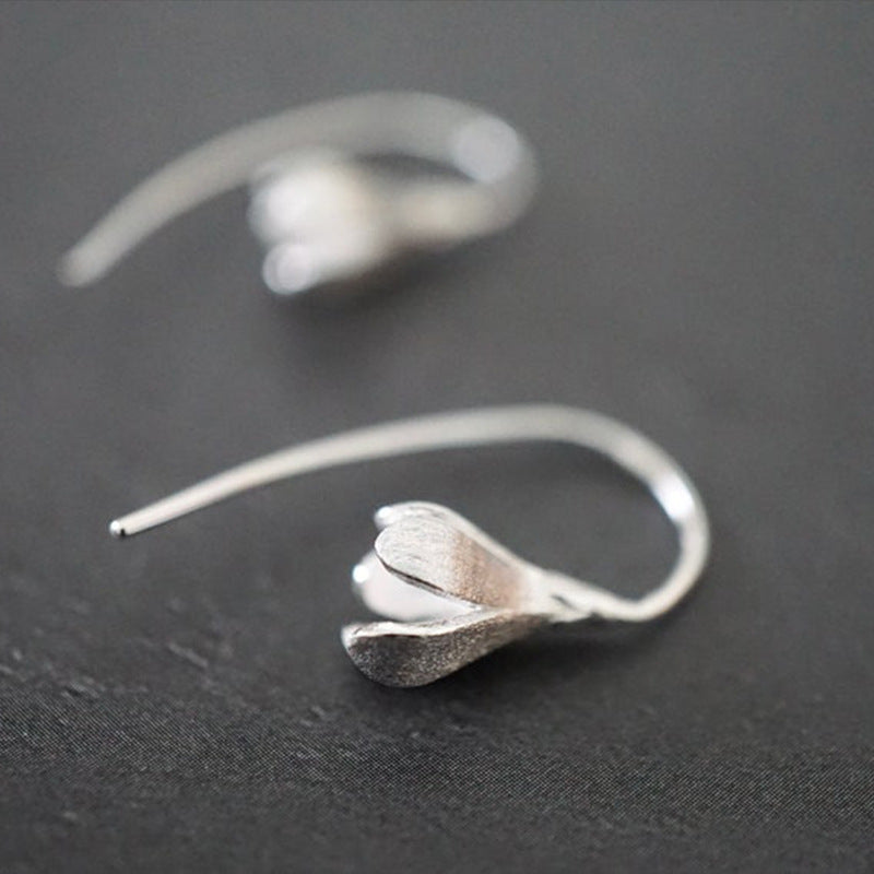 Zarte handwerkliche Ohrring