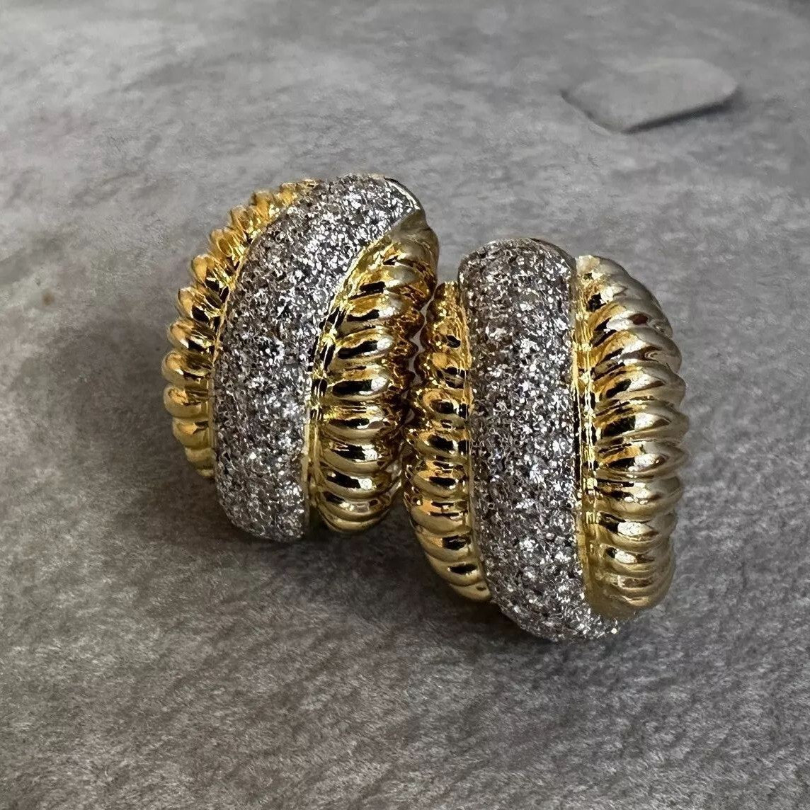 Elegante Gold Ohrring für jeden Anlass