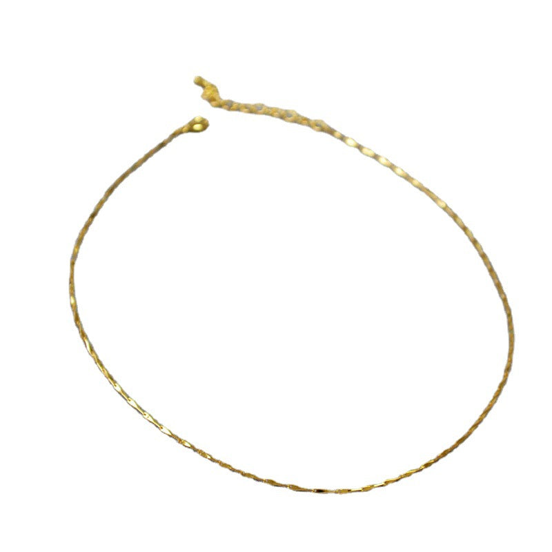 Schöne Gold Halskette mit einzigartigem Stil