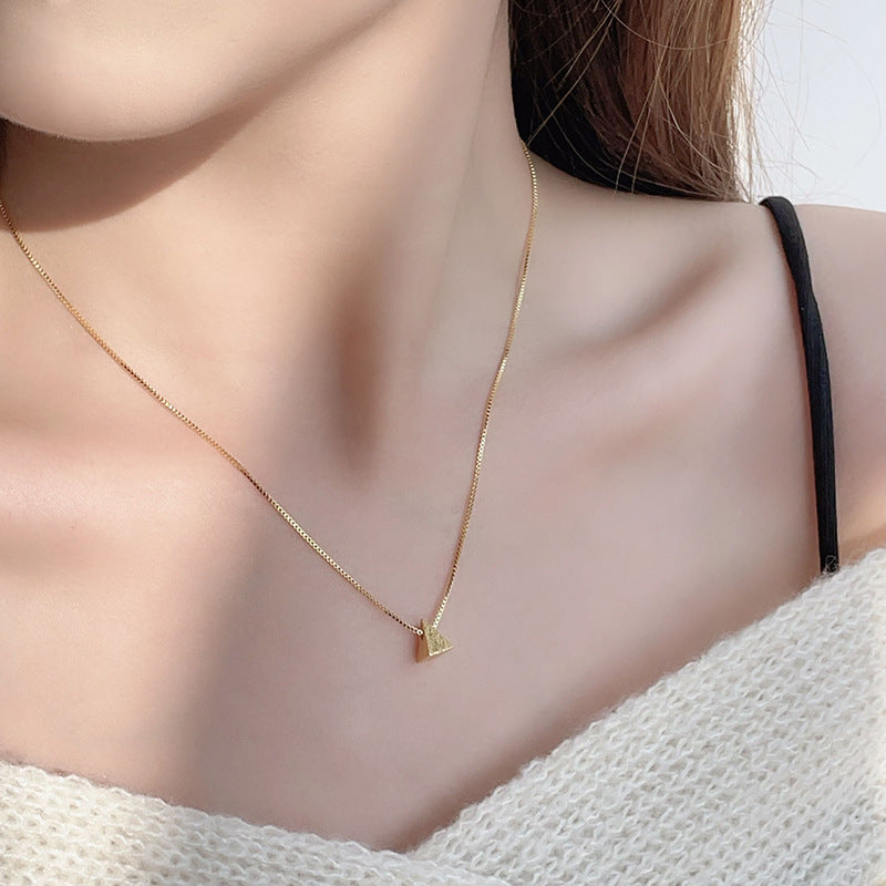 Schöne Halskette mit einzigartigem Stil