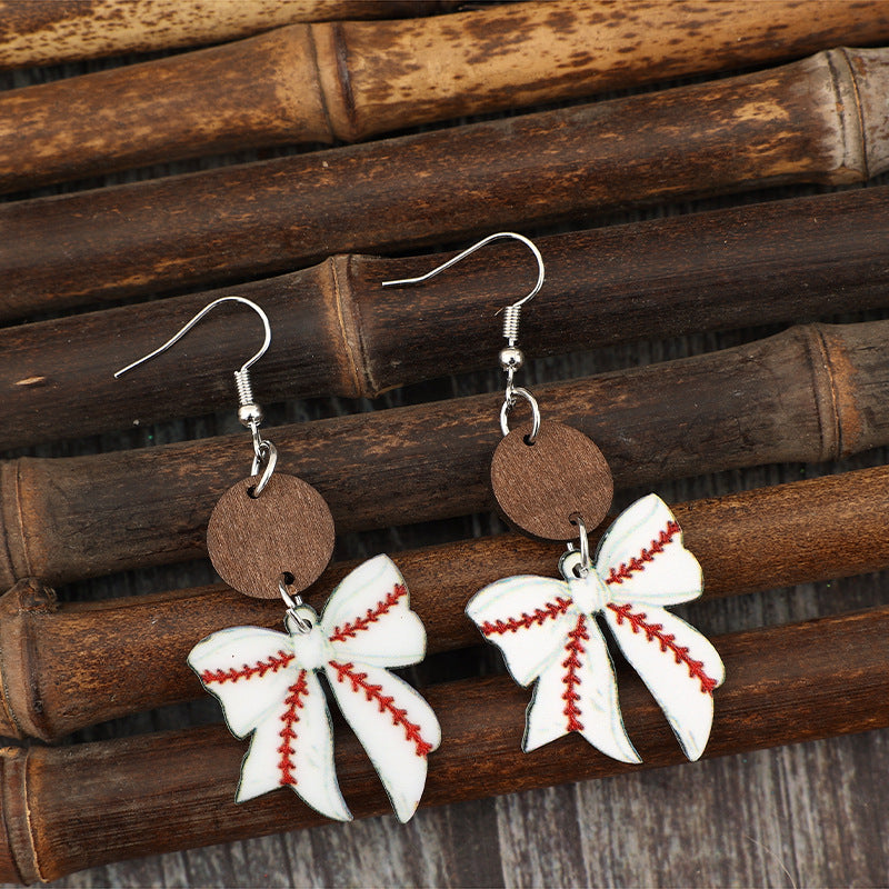 Zarte handwerkliche Ohrring