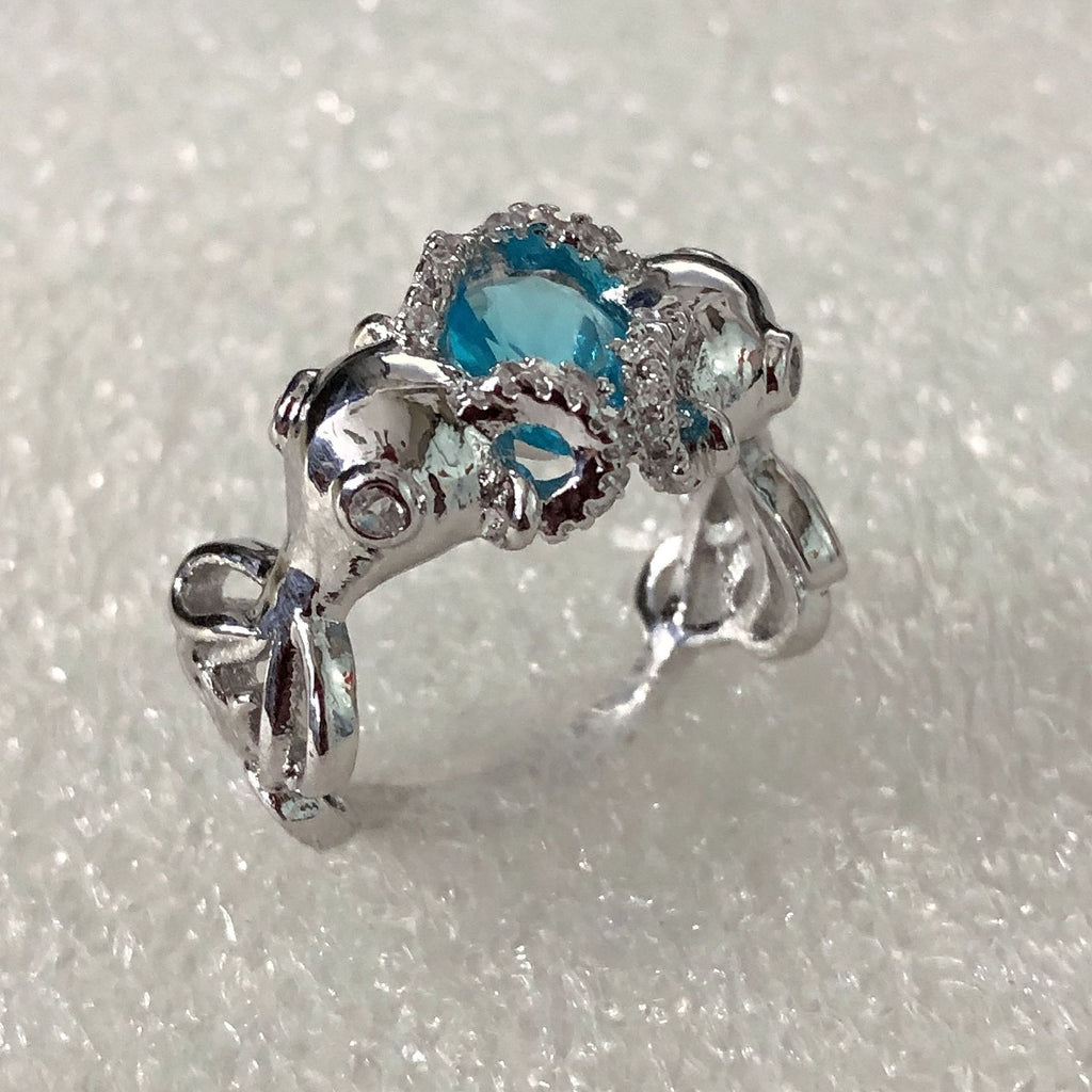 Zarte handwerkliche Ring