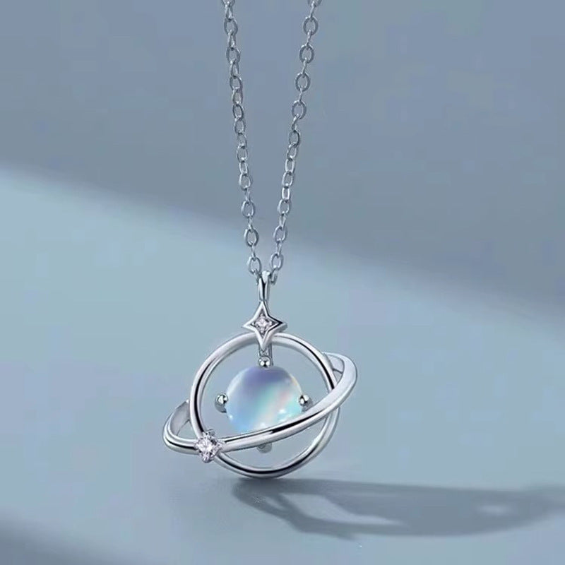 Schöne Halskette mit einzigartigem Stil