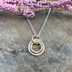 Schöne Halskette mit einzigartigem Stil