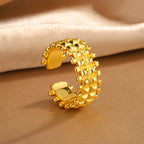 Zarte handwerkliche Ring