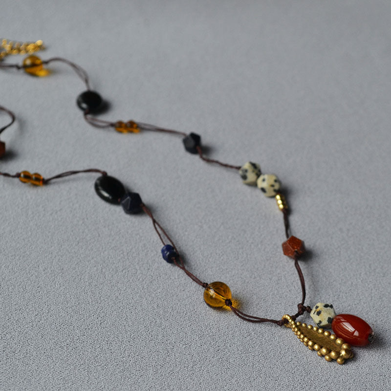 Zarte handwerkliche Halskette