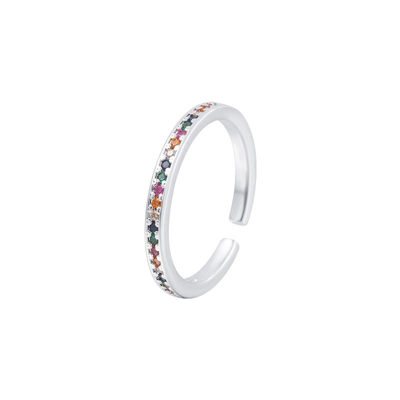 Zarte handwerkliche Ring