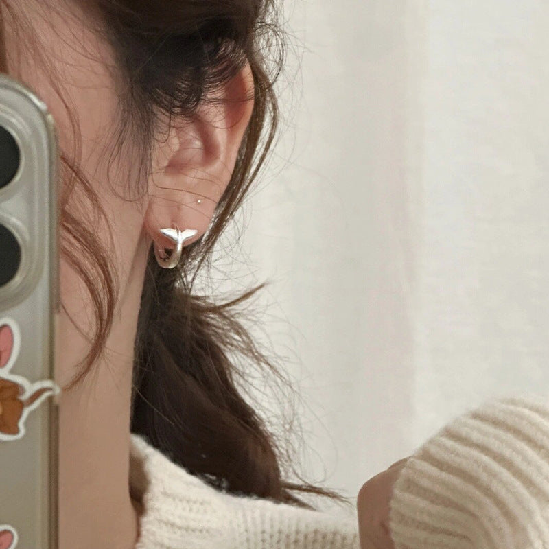 Zarte handwerkliche Ohrring