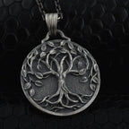 Schöne Halskette mit einzigartigem Stil