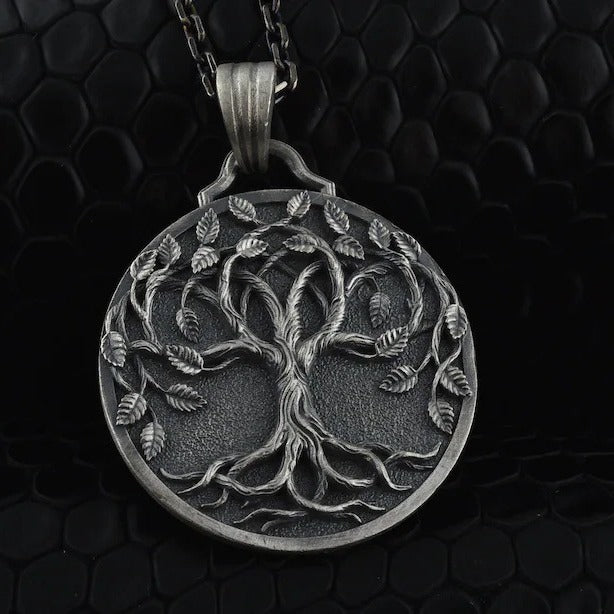 Schöne Halskette mit einzigartigem Stil