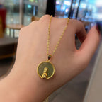 Schöne Gold Halskette mit einzigartigem Stil