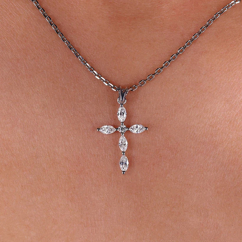 Schöne Halskette mit einzigartigem Stil