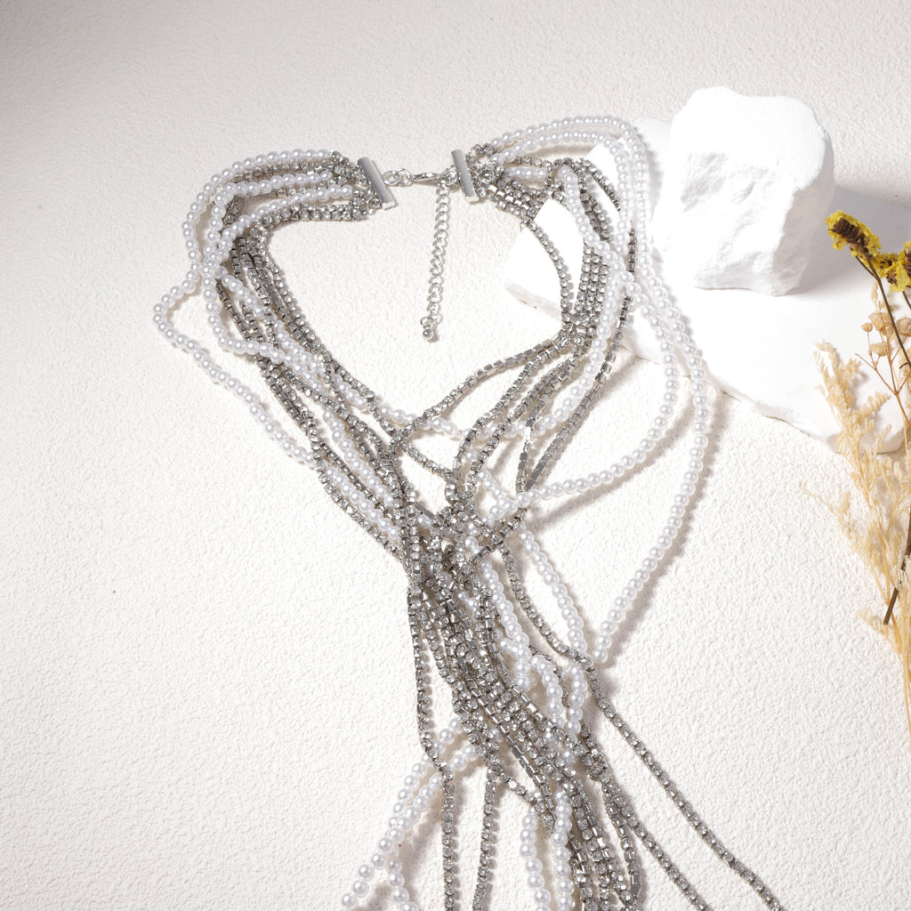 Schöne Perlen Halskette mit einzigartigem Stil