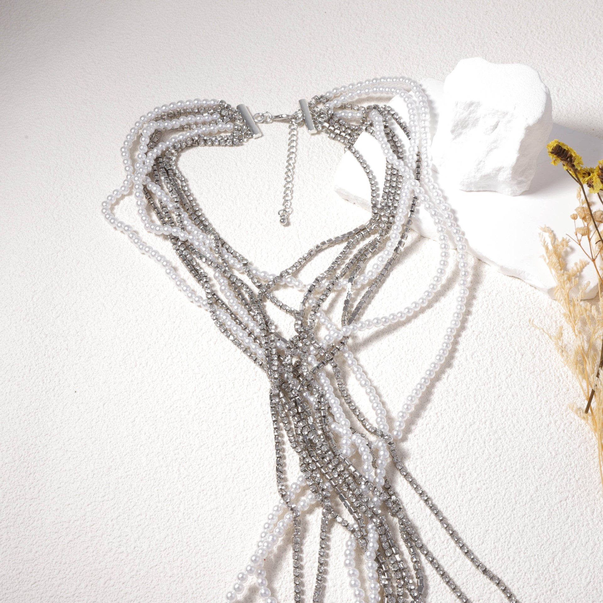 Schöne Perlen Halskette mit einzigartigem Stil