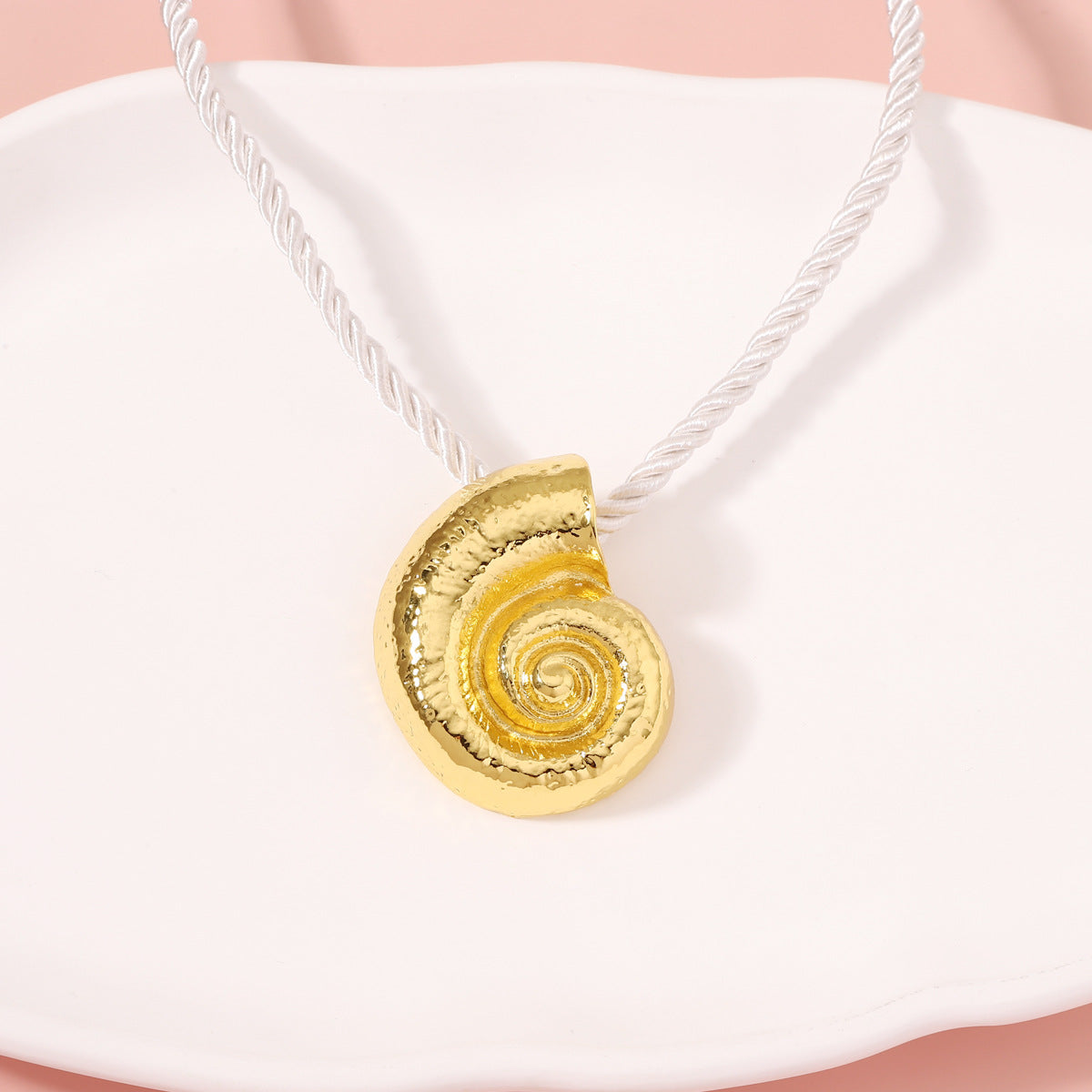 Zarte handwerkliche Gold Halskette