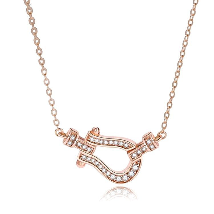 Zarte handwerkliche Halskette